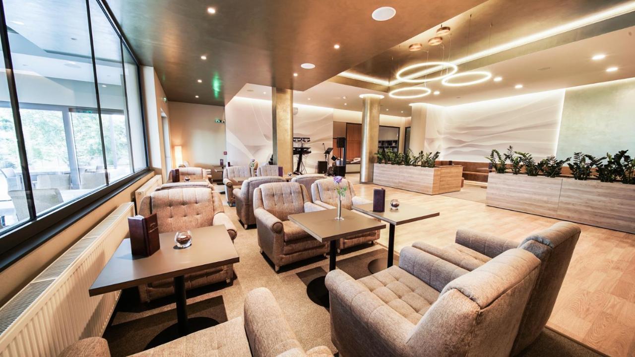 Maj Hotel Medical Wellness Piest'any Exteriér fotografie