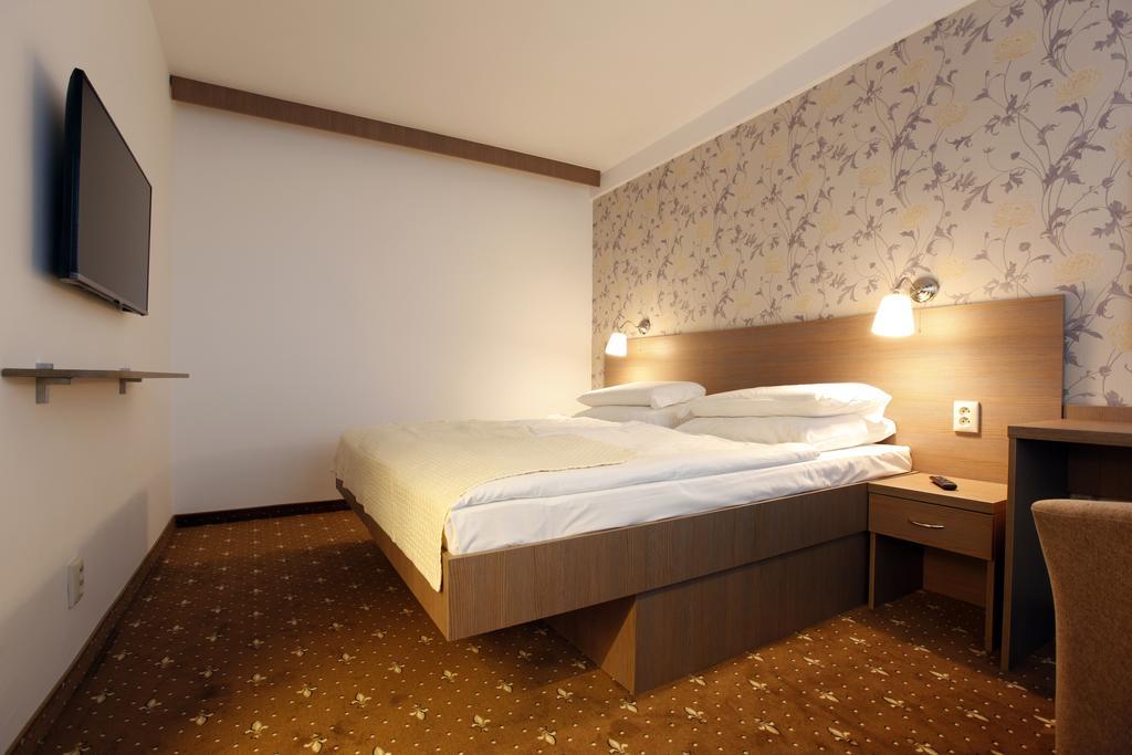 Maj Hotel Medical Wellness Piest'any Exteriér fotografie